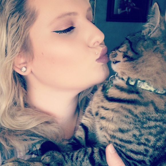 Meet your Posher, Alayna - Picture 7 of 7